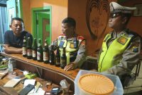 Kapolsek Mojoroto Kompol Mukhlason bersama para perwira dan personel Polsek Mojoroto, Mojo dan Semen melakukan Operasi Gabungan Rayon II Polres Kediri Kota 