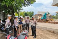 Kasatlantas Polres Kediri Kota AKP Tutud Yudho Prastyawan  Pimpin Survei Jalur Jelang Pengalihan Arus Lalulintas sebagai bagian dari persiapan pengalihan arus lalu lintas dampak rencana penutupan jalan dalam proses erection girder Jembatan Tol Kediri–Bandara Dhoho.
