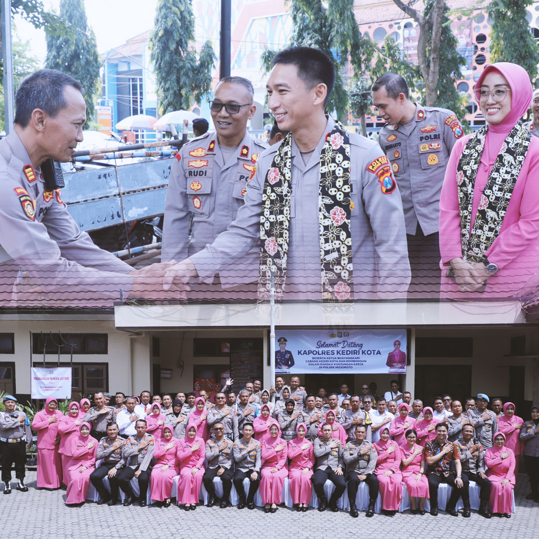 Kolase foto Kapolres Kediri Kota melakukan kunjungan kerja ke Polsek Mojoroto