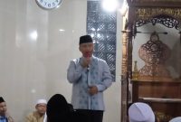 Walikota Depok Supian Suri, Saat Menghadiri Tarawih Keliling di Masjid Jami Nurul Yaqin Kecamatan Cilodong (Foto: Purnamanews/Yudi Bahtiar)