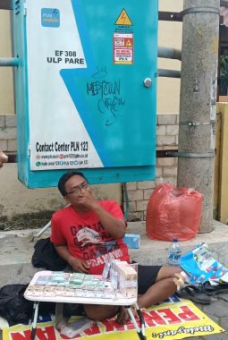 Antisipasi Uang Palsu, Polres Kediri Cek Jasa Penukaran Uang di Kawasan Pare