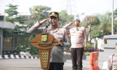 Kapolres Jakarta Barat Tekankan Pelayanan Dengan Hati Saat Apel Jam Pimpinan