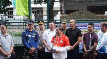 Wakapolres Jakarta Utara Hadir Dalam Penangkapan Ikan Sapu-Sapu Bersama Gubernur DKI Di Kelapa Gading