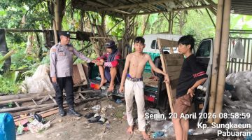 Bhabinkamtibmas Polsek Rangkasbitung Polres Lebak Giat Sambang Ke Warga Desa Pabuaran Sampaikan Pesan Kamtibmas