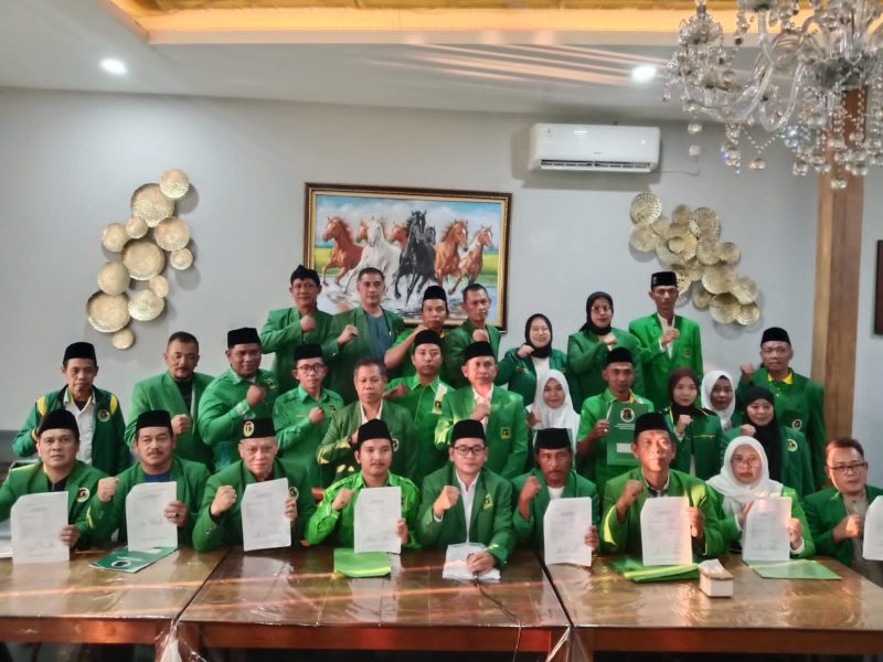 Sejumlah pengurus harian DPC dan 8 Pimpinan Anak Cabang (PAC) PPP Kota Depok
 (Foto: istimewa/purnamanews.com)