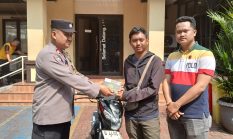 Polsek Tambora Kembalikan Motor Hilang Kepada Pemilik, Adi Rian : Terima Kasih Pak Polisi