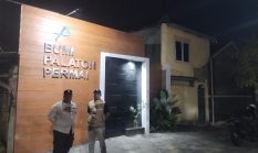 Anggota Piket Polsek Rangkasbitung Polres Lebak Patroli Ke Perumahan Palaton Sampaikan Pesan Kamtibmas Kepada Security