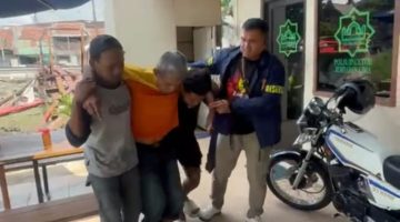 Unit Reskrim Polsek Tambora Gerak Cepat Bantu Pengemudi Bajaj Pingsan Di Jembatan Lima