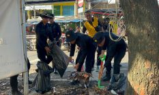 Brimob Polda Metro Jaya Bersihkan Pasar Ciputat, Lingkungan Sehat Dan Aktifitas Warga Lebih Nyaman