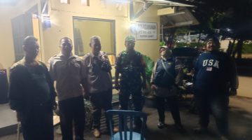 Patroli Malam Babinsa Dan Warga Duren Sawit, Perkuat Keamanan Cegah Tawuran Remaja