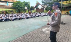 Polisi Tekankan Bahaya Tawuran, Narkoba Dan Bullying Saat Jadi Inspektur Upacara Di SMPN 244 Jakarta