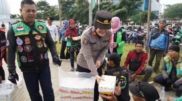 Polres Jakarta Utara Berikan Pelayanan Humanis Dan Bagikan Makanan Di May Day 2026