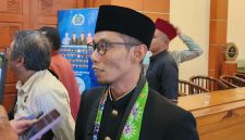 Siswanto Anggota DPRD Kota Depok dari Fraksi Partai Kebangkitan Bangsa (PKB) dan juga menjabat sebagai Ketua Fraksi PKB (Foto: Yudi Bahtiar / Purnamanews com)