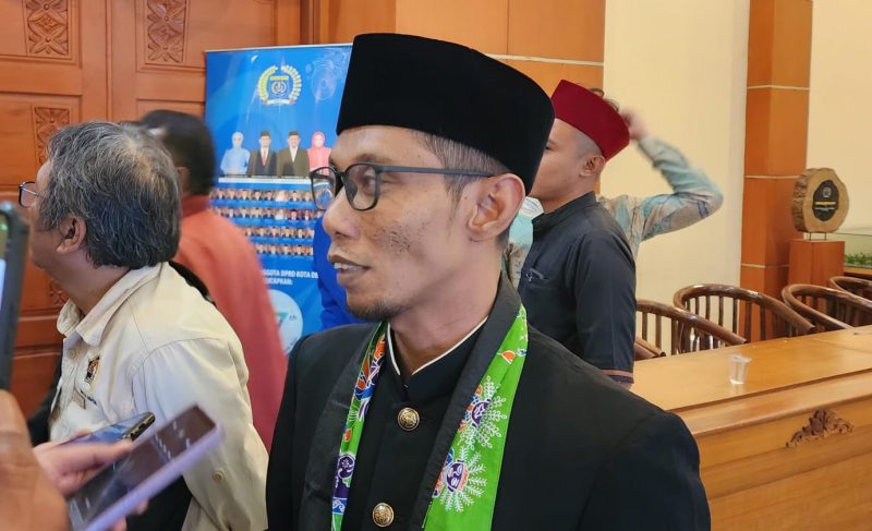 Siswanto Anggota DPRD Kota Depok dari Fraksi Partai Kebangkitan Bangsa (PKB) dan juga menjabat sebagai Ketua Fraksi PKB (Foto: Yudi Bahtiar / Purnamanews com)