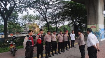Polisi Antisipasi Aksi Unjuk Rasa Mahasiswa Dengan Gelar Penyekatan Di Koja