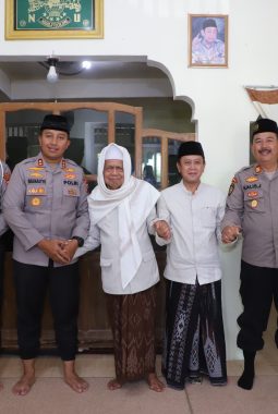 Silaturahmi ke Ponpes Bersejarah, Kapolres Kediri Tekankan Harmoni dan Persatuan
