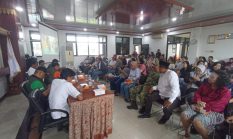 Bhabinkamtibmas Bersama Tiga Pilar Hadiri Sosialisasi Gerakan Peduli Lingkungan Di Aula Kelurahan Jelambar