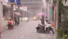 Penampakan Banjir Jl. Kincir Air Rt 03/02 Kelurahan Bojong Baru Kecamatan Bojong Gede Kabupaten Bogor (Foto: Yudi Bahtiar / Purnamanews com)