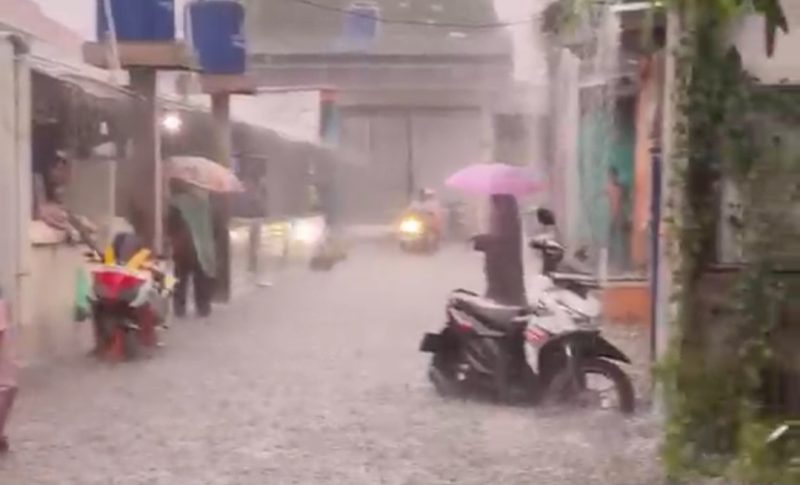 Penampakan Banjir Jl. Kincir Air Rt 03/02 Kelurahan Bojong Baru Kecamatan Bojong Gede Kabupaten Bogor (Foto: Yudi Bahtiar / Purnamanews com)